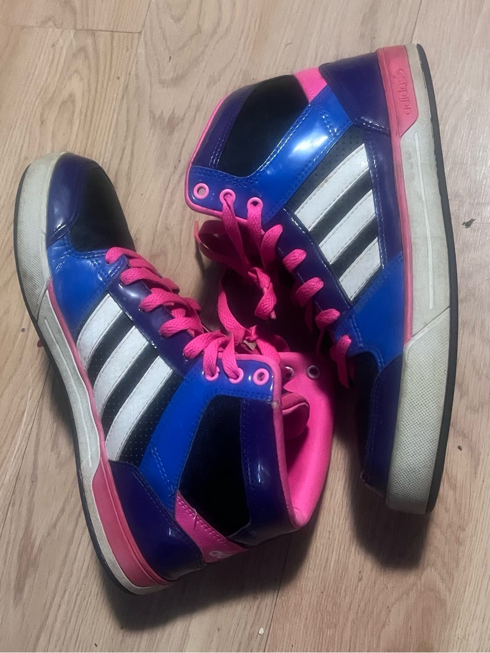Adidas BBNEO Avenger size woman’s 8 1/2